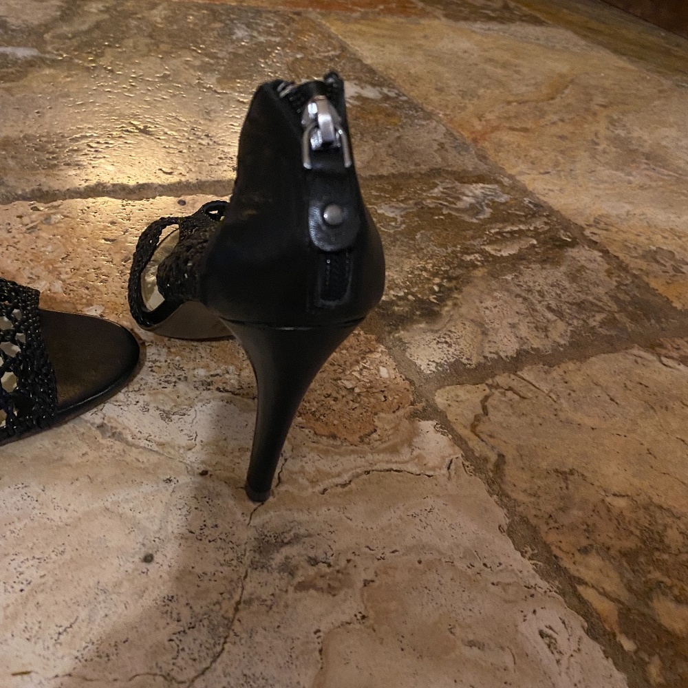 Heels - Picture 2 of 5